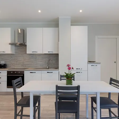 Dom wakacyjny Casa Noce With Pool Vezzo